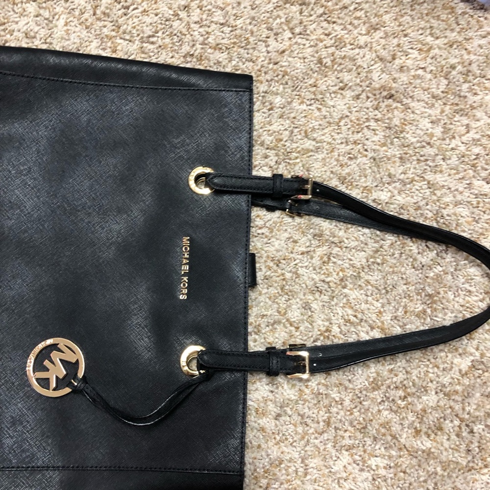 Authentic Michael Kors Handbag - image 5